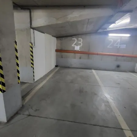 Monar Exclusive Center Free Parking In Garage Apartment