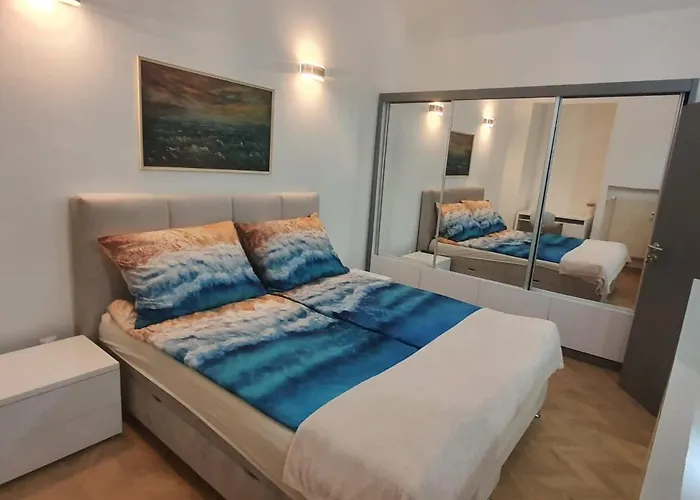 Monar Exclusive Center Free Parking In Garage